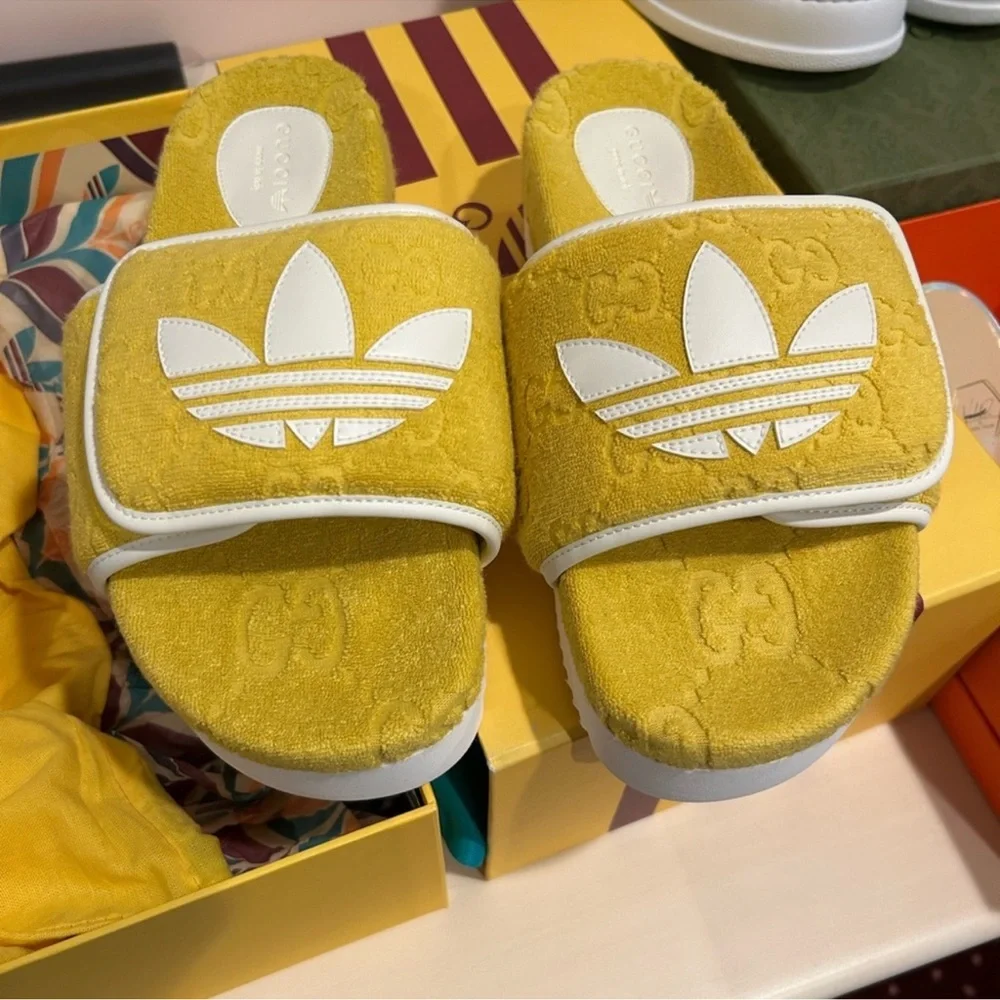 Women’s Gucci X Adidas monogram Terry slide size 38 made in Italy - Picture 6 of 11